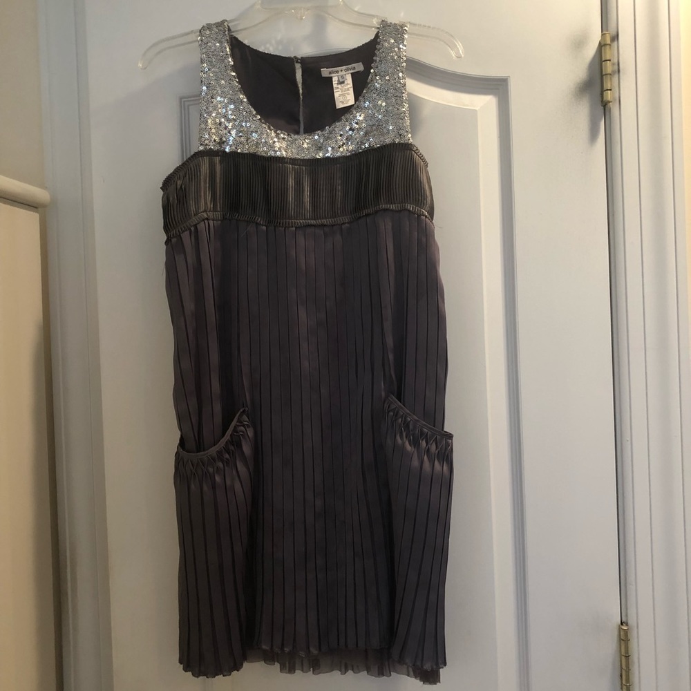Alice + Olivia Silver Dress w/ Sequins and Silk Trim Size Small
